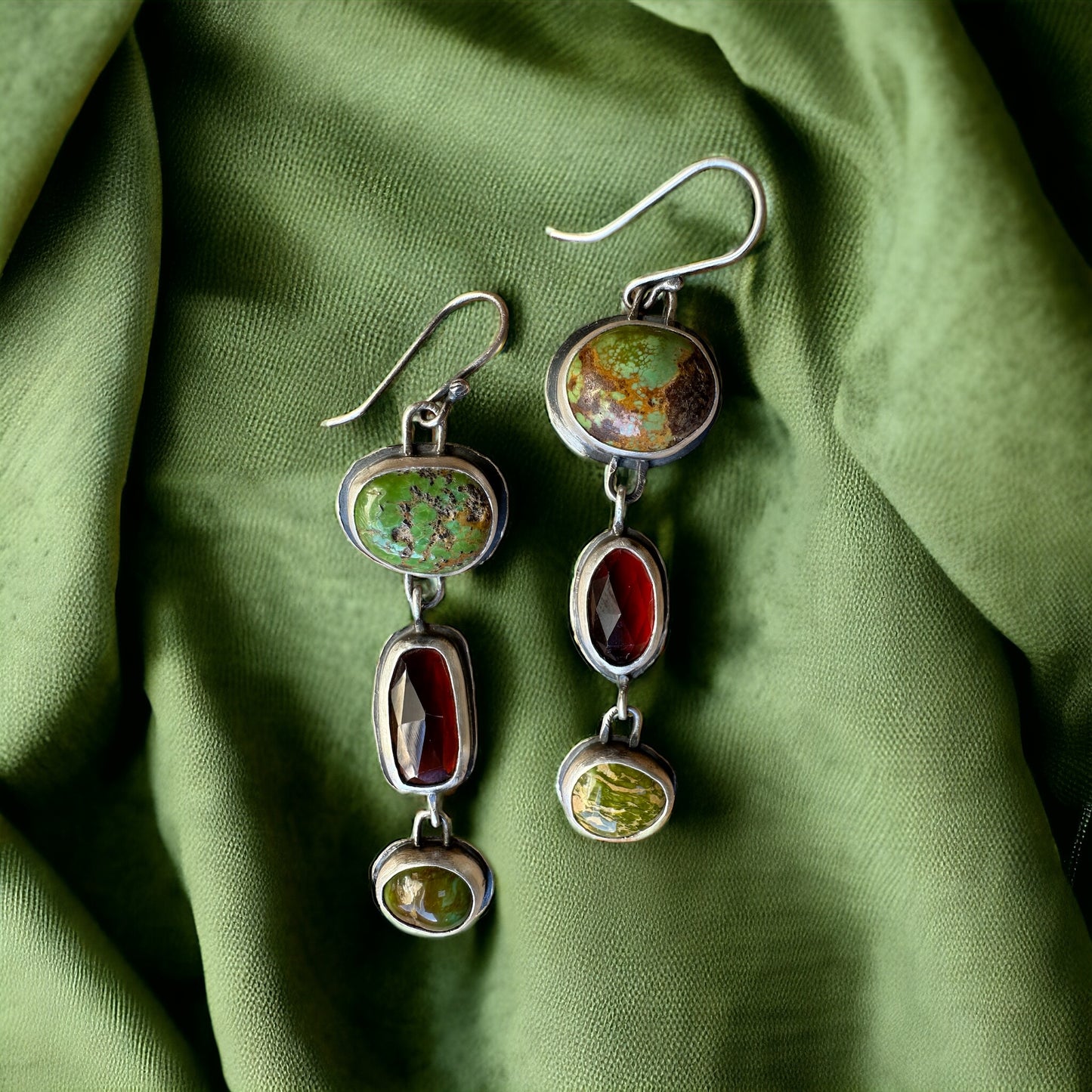 Lovestory Earrings Garnet + Turquoise + 3