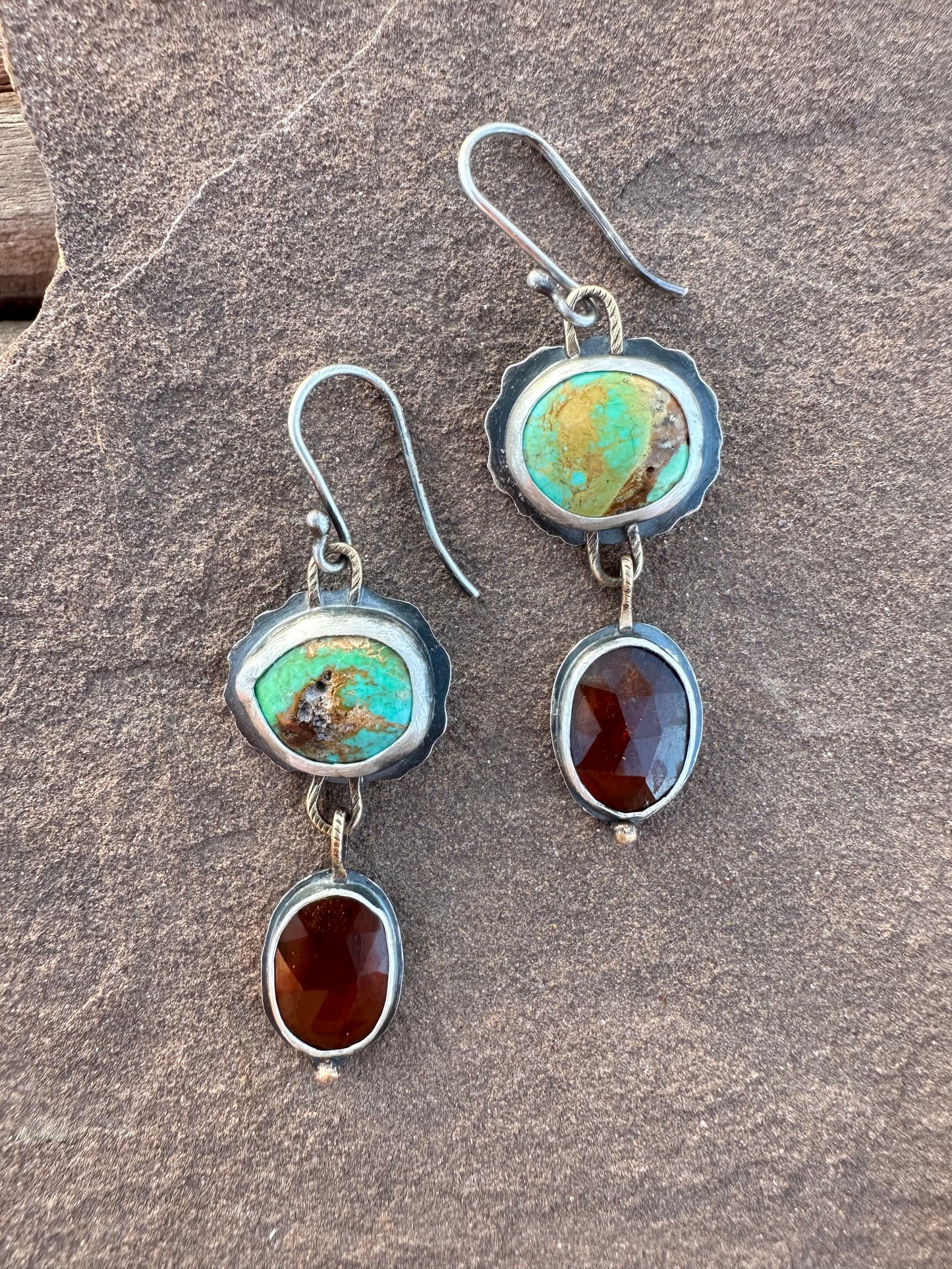 Lovestory Earrings Garnet + Turquoise + 2