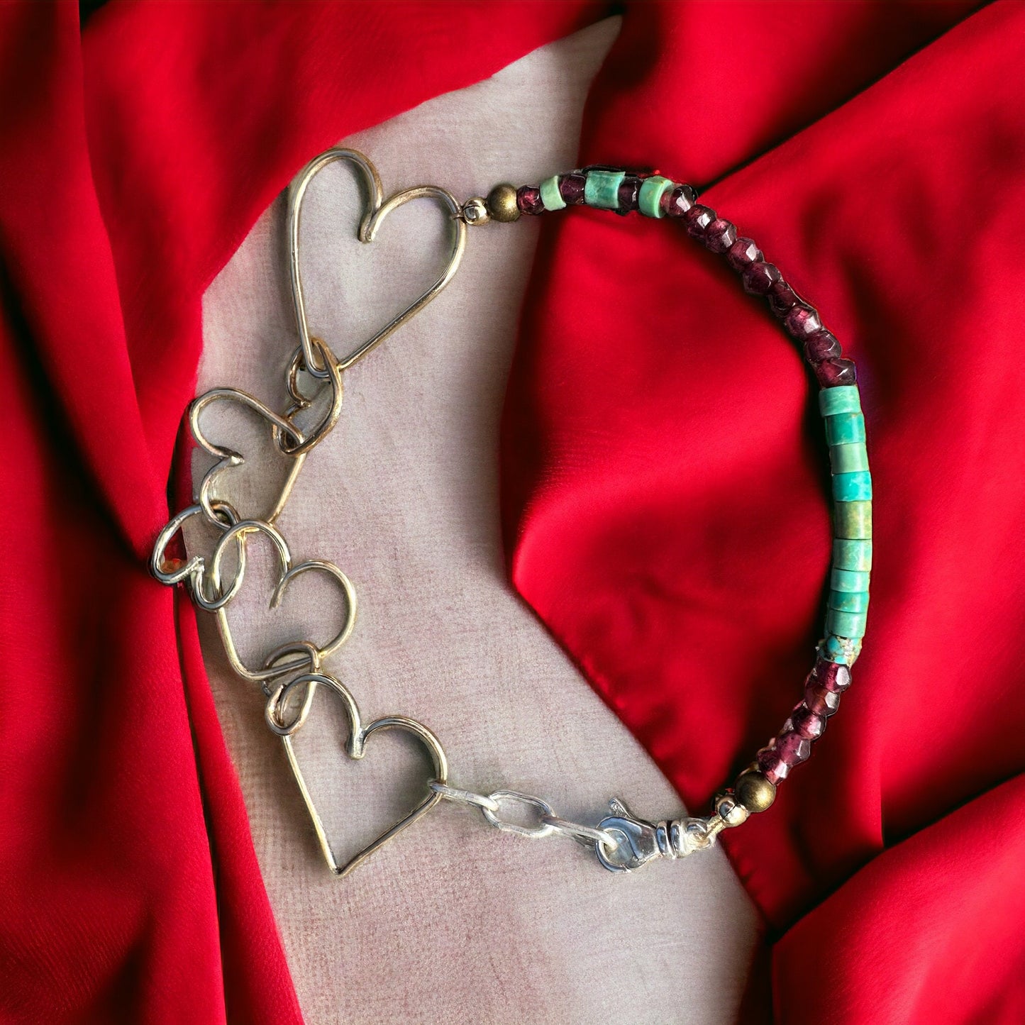 Heart chain bracelet lets you wear your hearts on your wrist